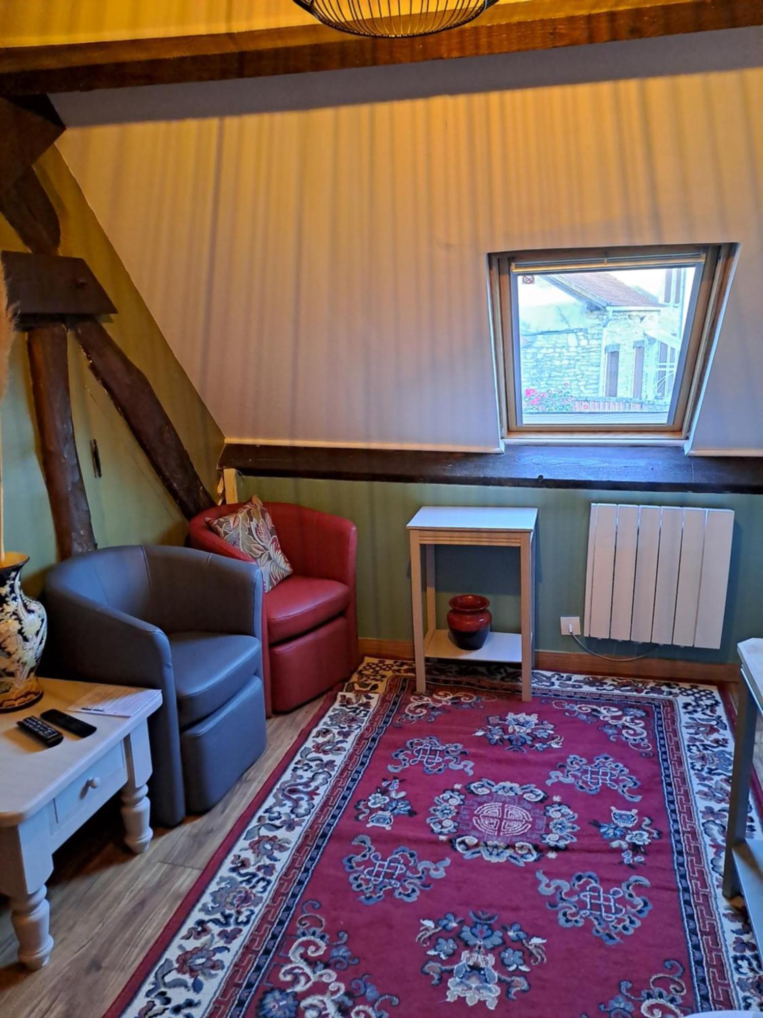 Chez Robins * Trie-Chateau